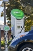 Punkt ładowania West Coast Electric Highway w stanie Waszyngton wyposażony w szybką ładowarkę CHAdeMO i terminal jednofazowy firmy AeroVironment
