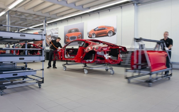 Montaż pierwszych egzemplarzy Audi R8 e-tron