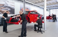 Montaż pierwszych egzemplarzy Audi R8 e-tron
