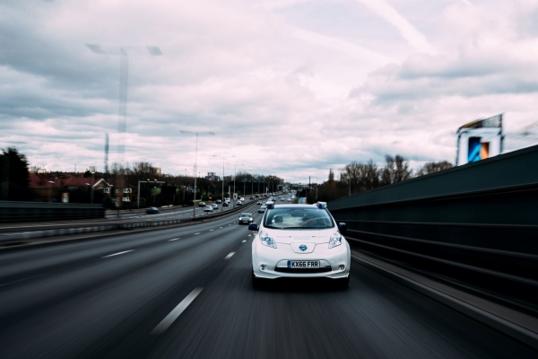 Autonomiczny Nissan Leaf - prototyp w Londynie