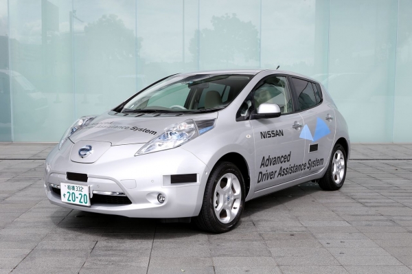 Pierwszy prototyp autonomicznego Nissana Leafa dopuszczony do ruchu ulicznego w Japonii