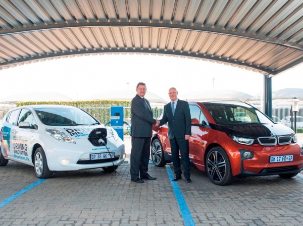 Nissan Leaf and BMW i3