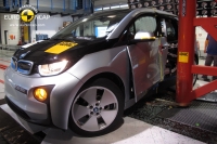 BMW i3 podczas testu zderzeniowego Euro NCAP