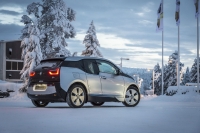 BMW i3 z oponami zimowymi Nokian Hakkapeliitta R2