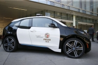 W Los Angeles policyjna flota aut elektrycznych pod lupą reporterów