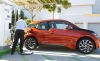 BMW i3 (wersja północnoamerykańska) obok SAE J1772 combo
