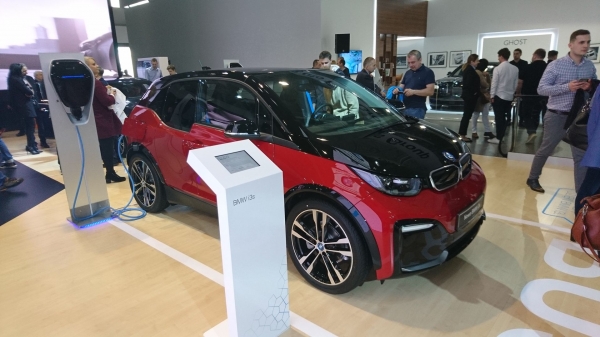 BMW i3s