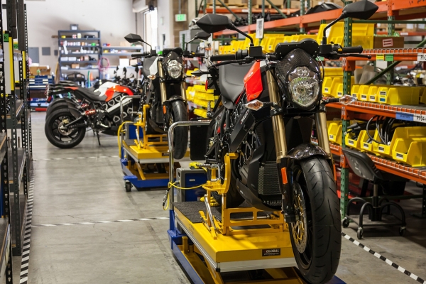 Brammo Empulse R 2012 - montaż