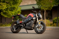 Pierwszy egzemplarz motocykla Empulse R dostarczony do klienta
