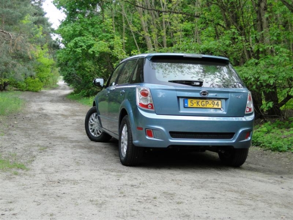 BYD e6
