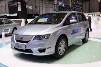 Sprzedaż EV/PHEV w Chinach w ciągu trzech kwartałów potroiła się rok do roku