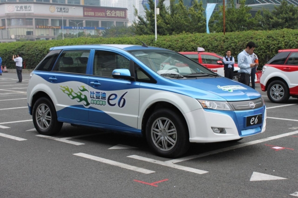 BYD E6