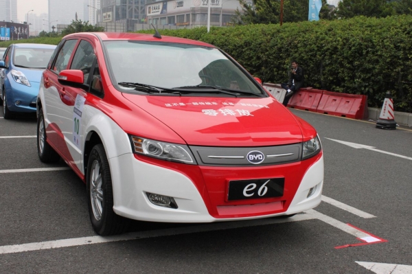 BYD E6
