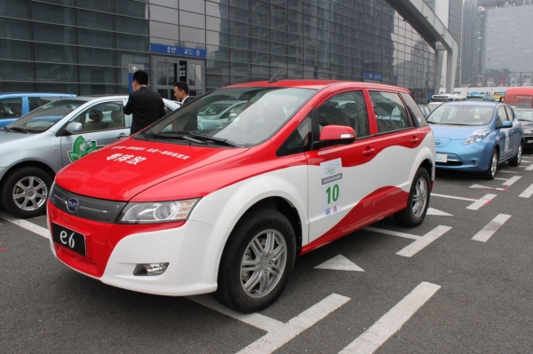 BYD E6