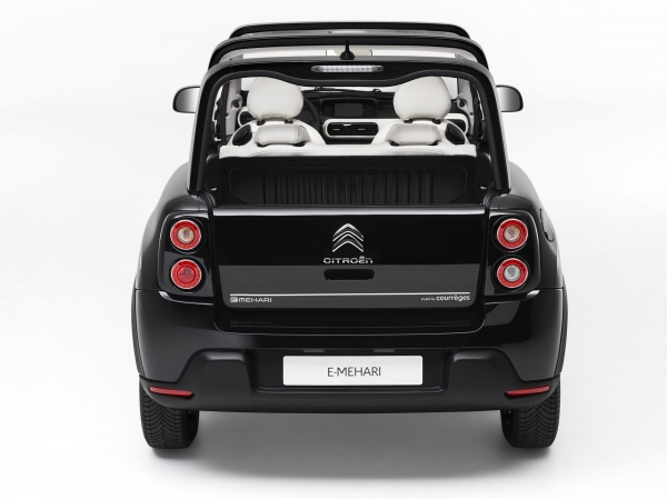 Citroën E-Mehari „Styled by Courrèges”