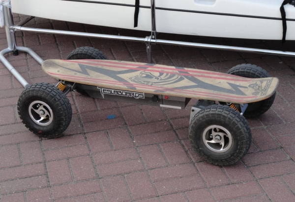 Deskorolka elektryczna Teslaboards Extreme na wystawie Poznań Motor Show 2015