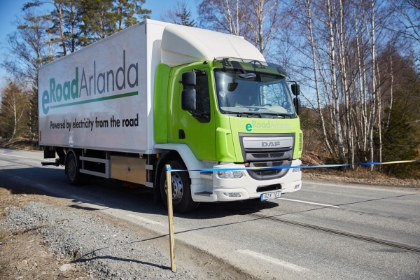 eRoadArlanda - pojazd testowy, zasilany stykowo
