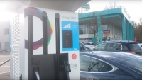 Tesla nie aprobuje i ostrzega przed ładowaniem DC Typ 2 w Szwajcarii