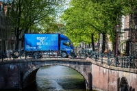 Dostawcami napędów trakcyjnych dla Fuso eCanter są BorgWarner i John Deere