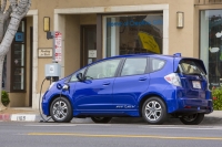 We wrześniu Honda dostarczyła do klientów w USA 16 Fit EV