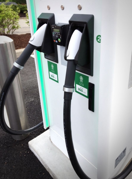 Stacja ładowania Electrify America z ładowarkami ABB