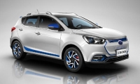 JAC Motors iEV6S z bezstykowym ładowaniem Evatran Plugless