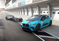 Jaguar demonstruje I-PACE eTROPHY na torze