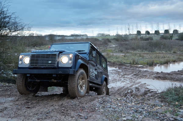 Land Rover Defender Electric