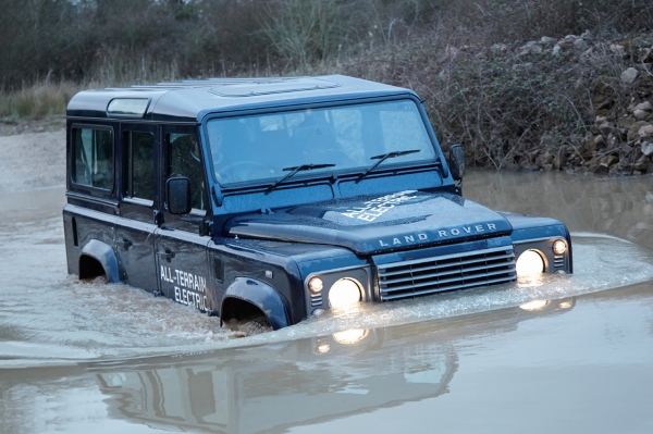 Land Rover Defender Electric