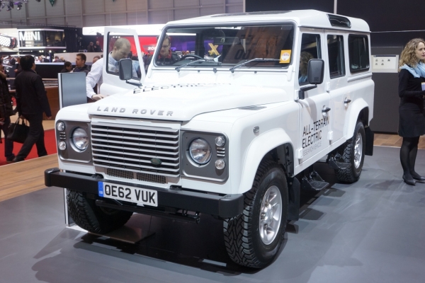 Land Rover Defender Electric