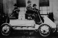 Electric and Petrol-Electric Vehicles - interesująca książka z 1908r.