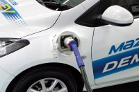 wtyczka CHAdeMO w samochodzie Mazda Demio EV