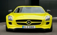 David Coulthard testował samochód Mercedes-Benz SLS AMG E-Cell