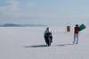 Mission One EV na solnej pustyni Bonneville