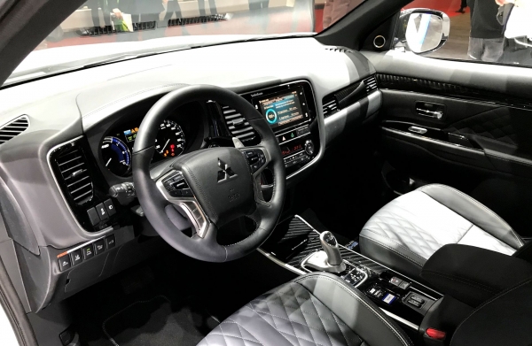 Mitsubishi Outlander PHEV 2019