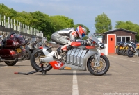 MotoCzysz E1pc 2010 wygrywa w wyścigu TT Zero 2010
