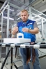 Montaż prototypu napędu trakcyjnego BMW 5-generacji