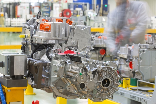 Produkcja napędów trakcyjnych Renault R 240