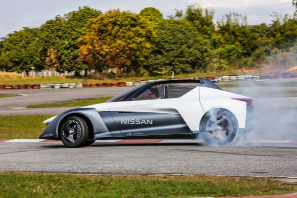 Nissan BladeGlider (wersja 2016)