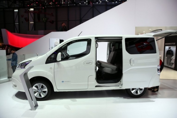 Nissan e-NV200 - wersja 7-miejscowa