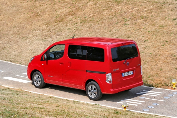 Nissan e-NV200 - wersja 7-miejscowa