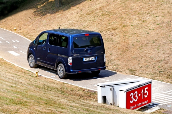 Nissan e-NV200 - wersja 7-miejscowa
