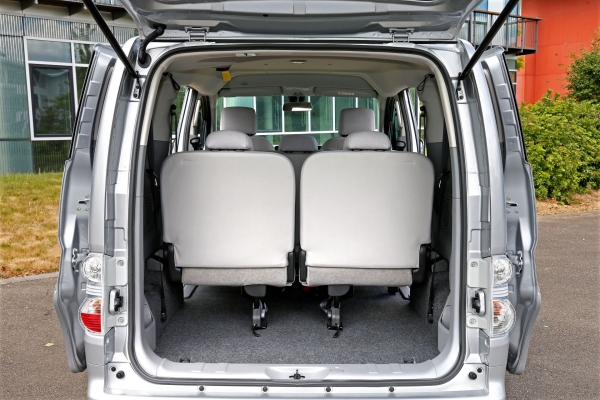 Nissan e-NV200 - wersja 7-miejscowa
