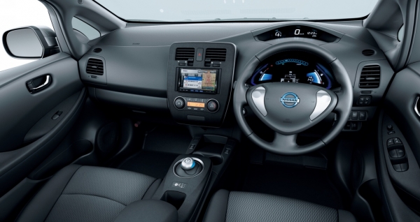 Nissan Leaf 2013 - wnętrze wersji S