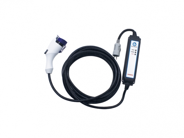 Nissan Leaf 2013 - kabel do ładowania z tradycyjnego gniazdka elektrycznego