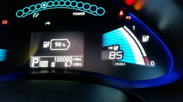 Nissan Leaf 2013 firmy C&C Taxis - przebieg około 161 tys. km