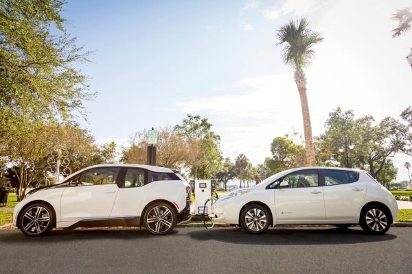 BMW i3 i Nissan Leaf 2016