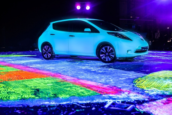 Nissan Leaf z powłoką glow-in-the-dark
