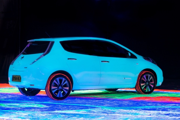Nissan Leaf z powłoką glow-in-the-dark