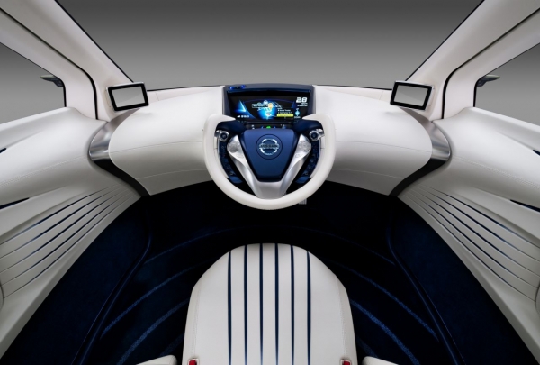 Nissan PIVO 3